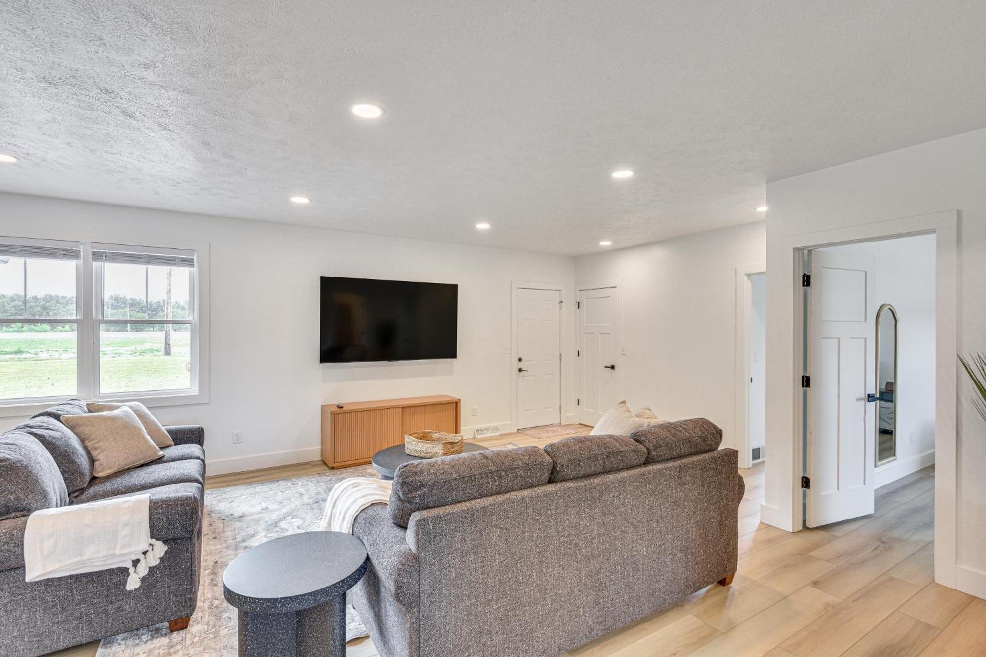 Charming Middlebury Retreat With Patio And Fire Pit Villa ภายนอก รูปภาพ